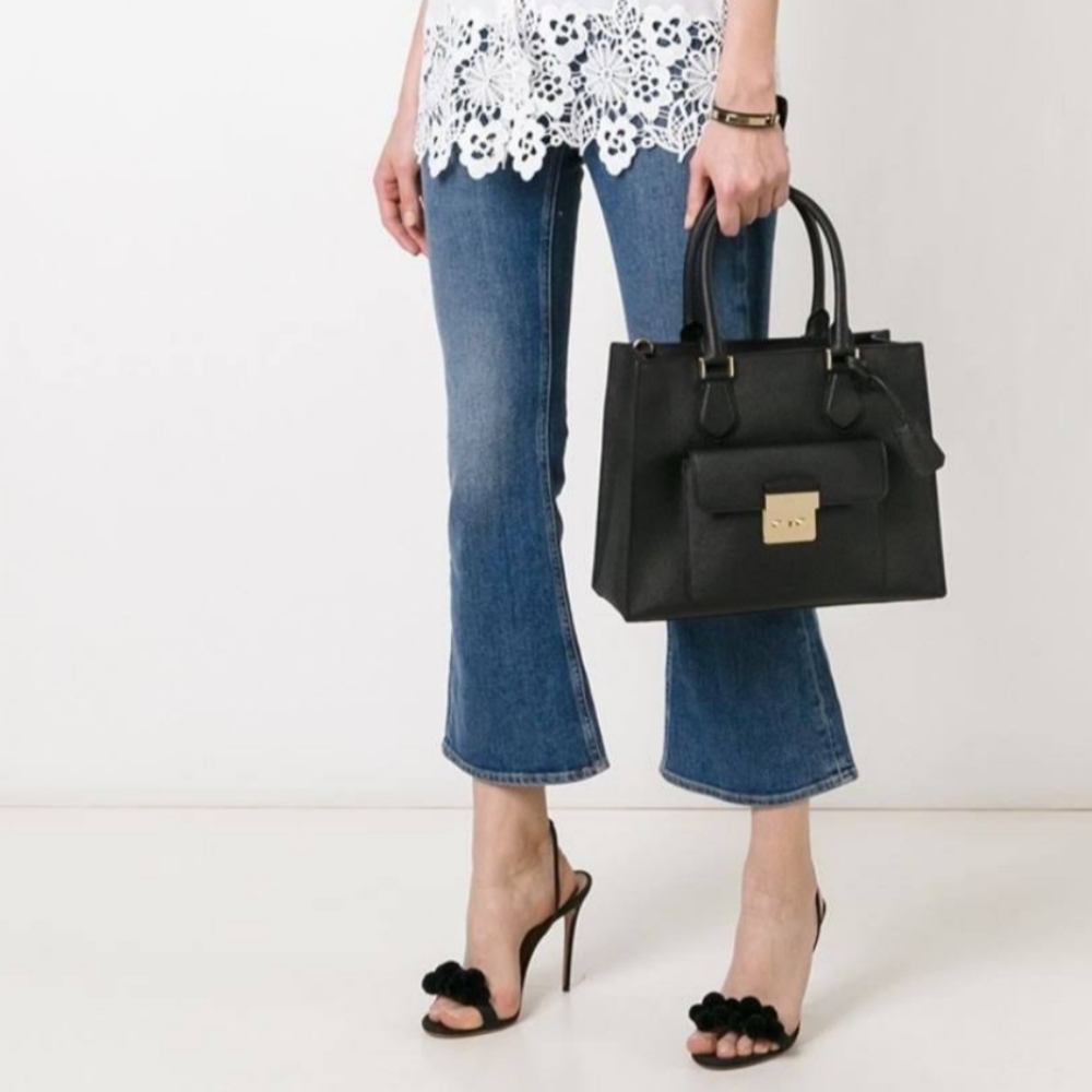 Michael kors Saffiano Crossbody Handbag $395 - Picture 1 of 9